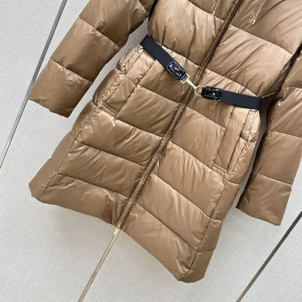 Burberry Пуховая куртка средней длины с капюшоном и меховым воротником — Фото 5