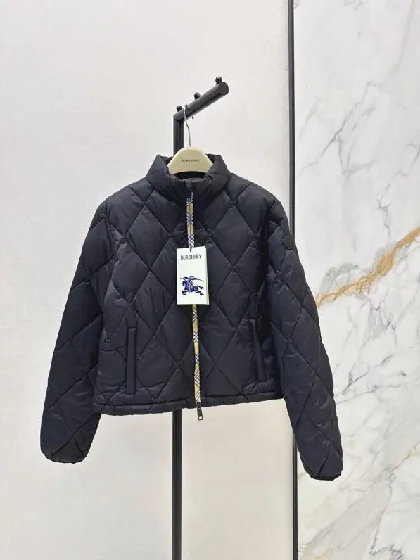 Burberry — Куртка бомбер на пуху жіноча
