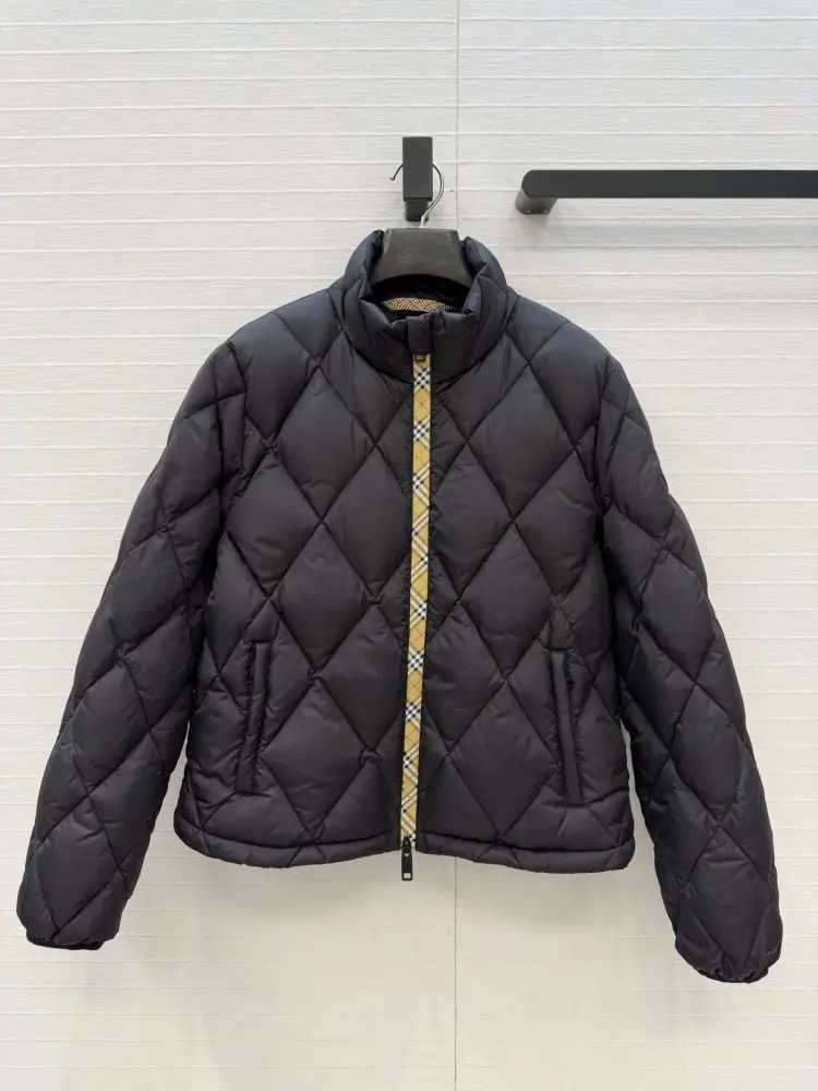 Burberry — Куртка пуховик жіноча