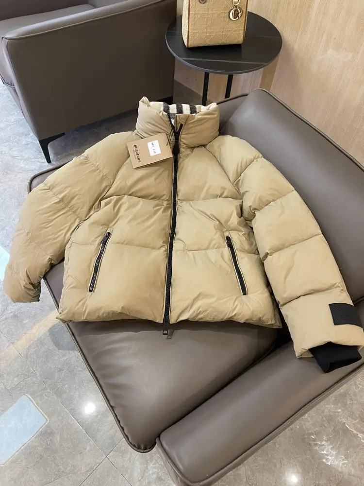 Burberry — Куртка пуховик жіноча