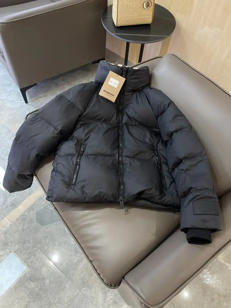 Burberry — Куртка пуховик жіноча