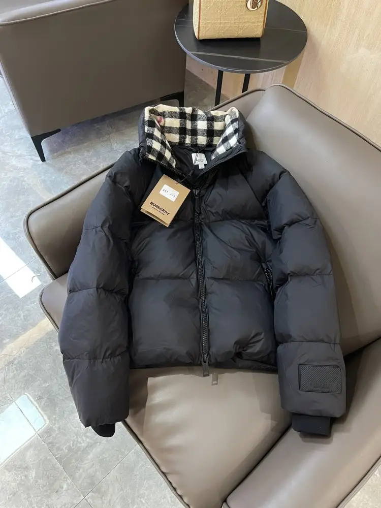 Burberry Куртка пуховик жіноча — Фото 2