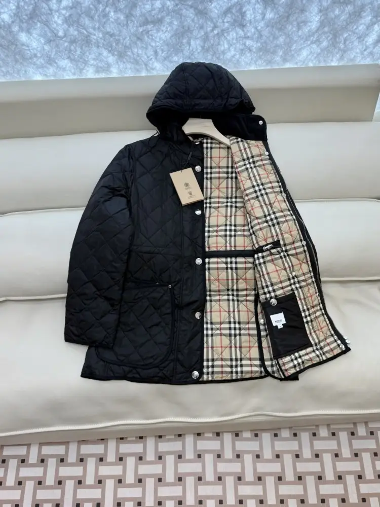 Burberry Куртка пуховик женская — Фото 4