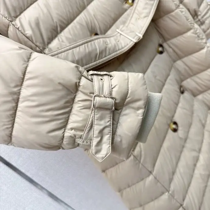 Burberry Куртка пуховик жіноча — Фото 4