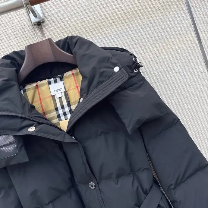 Burberry Куртка пуховик женская — Фото 4