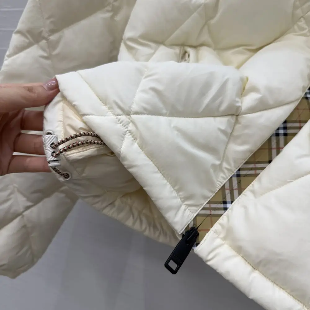 Burberry Куртка пуховик жіноча — Фото 4