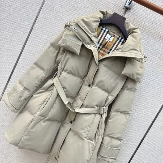 Burberry Куртка пуховик женская — Фото 5