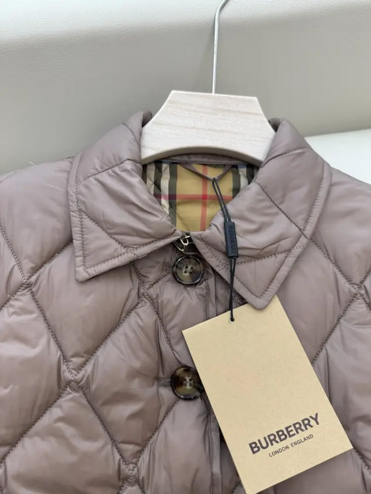 Burberry Куртка пуховик женская — Фото 5