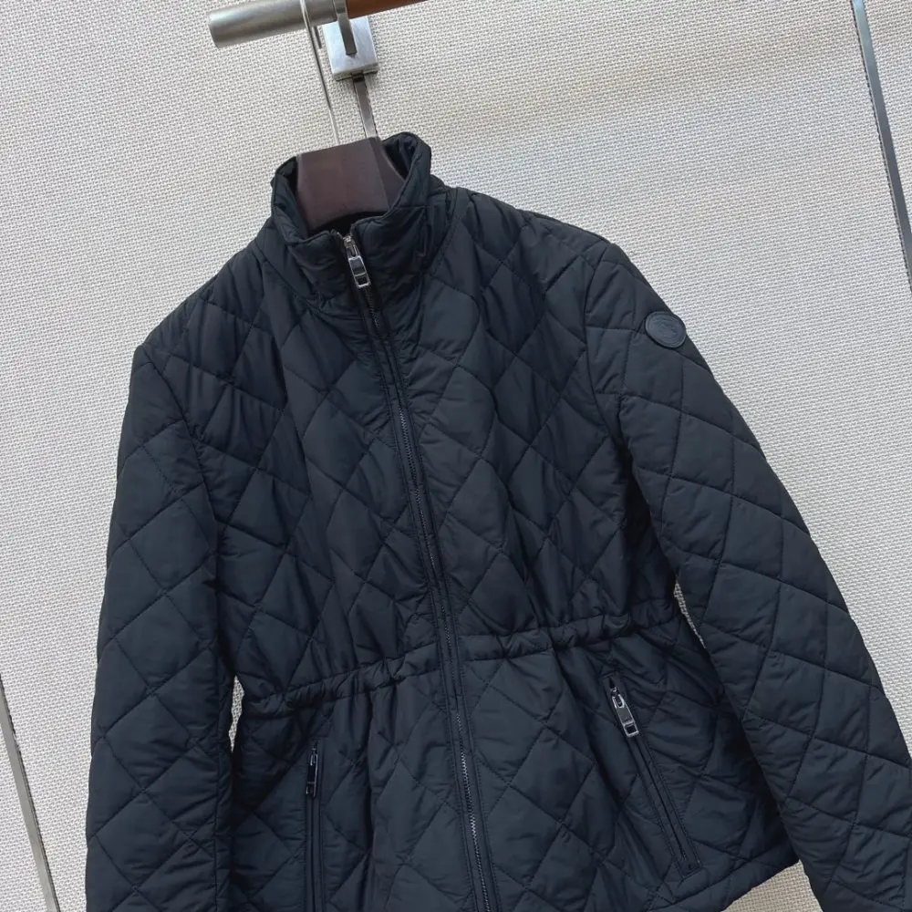 Burberry Куртка стеганая жіноча — Фото 2