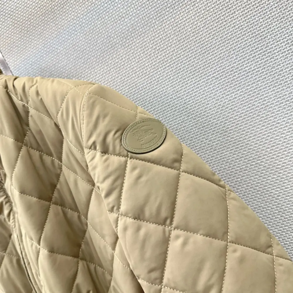 Burberry Куртка стеганая жіноча — Фото 4