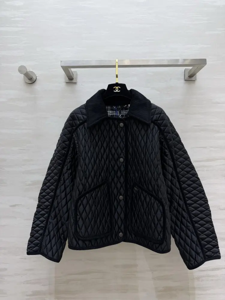 Burberry — Куртка женская