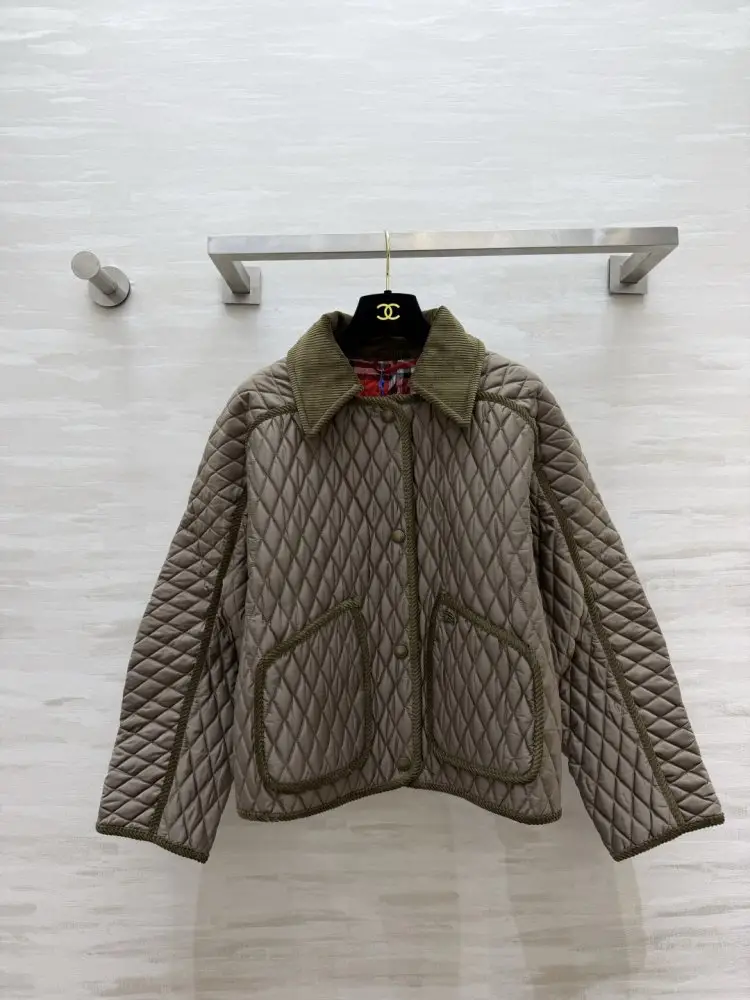 Burberry — Куртка женская