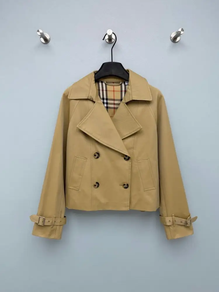 Burberry Jacket women's — Photo 1