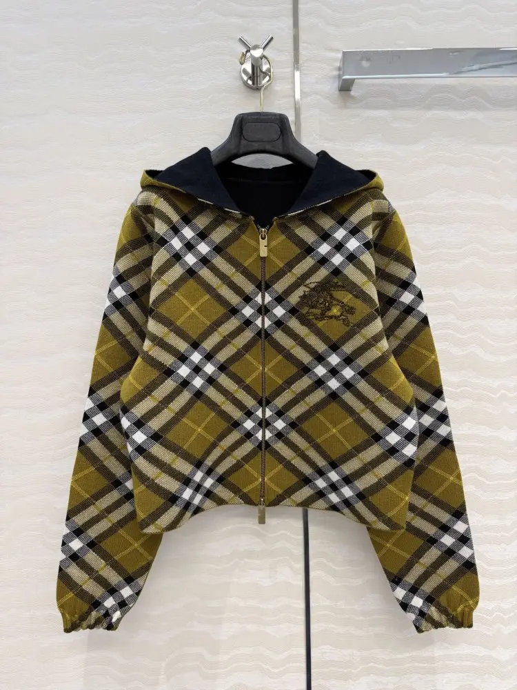 Burberry Куртка женская — Фото 1
