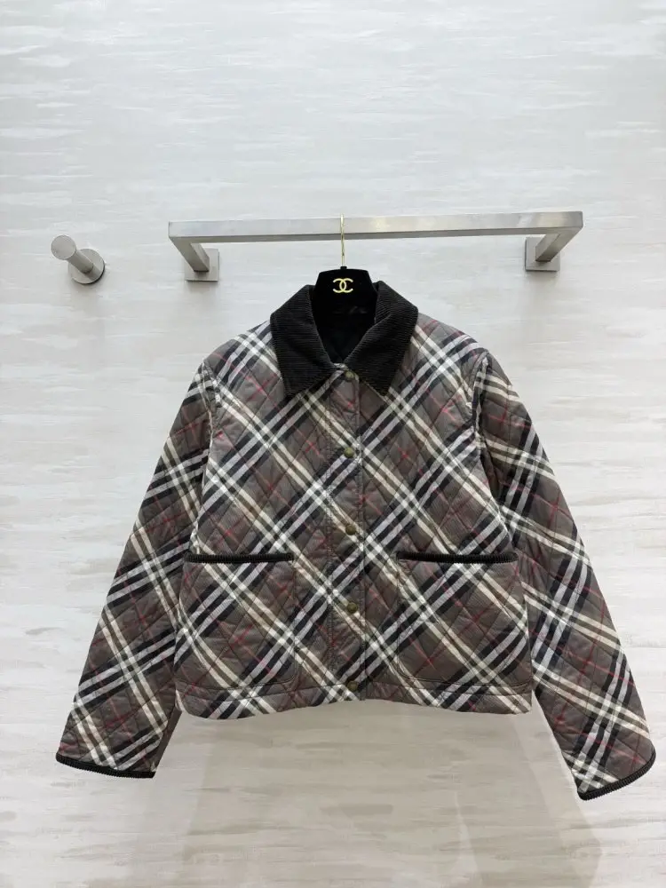 Burberry — Куртка женская