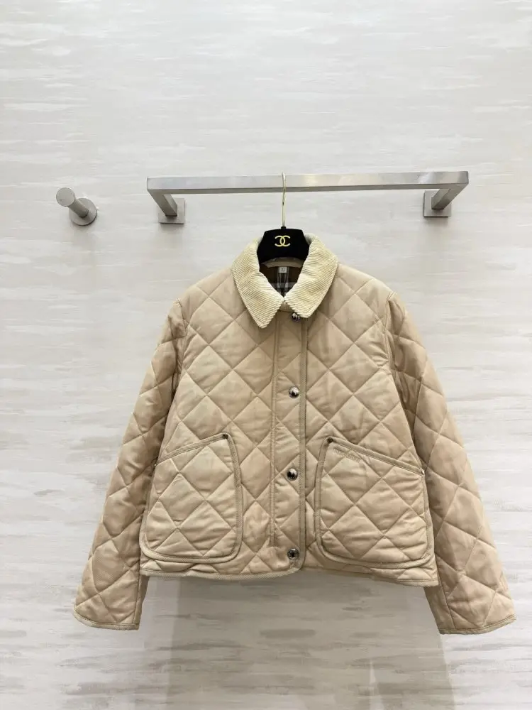 Burberry Куртка женская — Фото 1