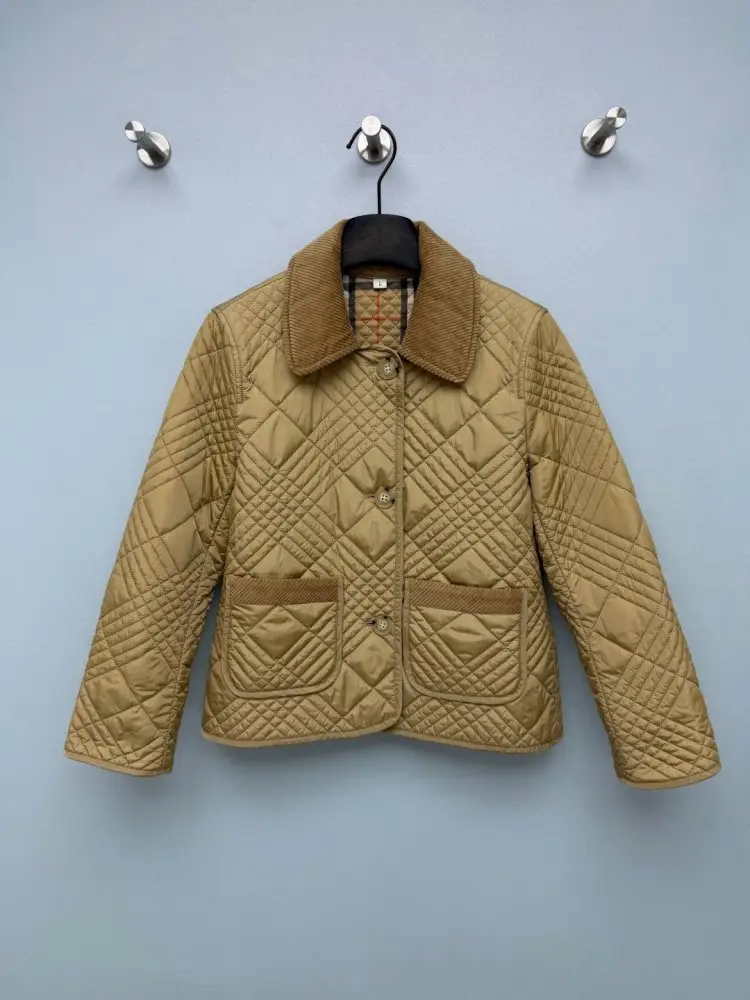 Burberry Куртка женская — Фото 1