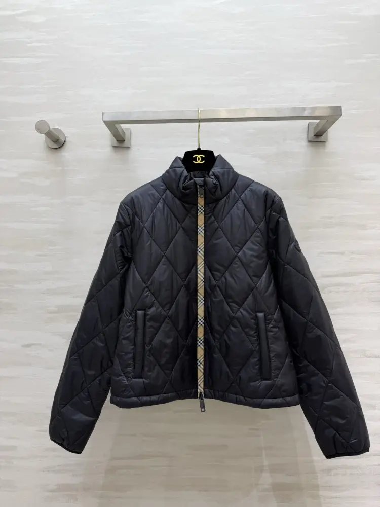 Burberry — Куртка жіноча