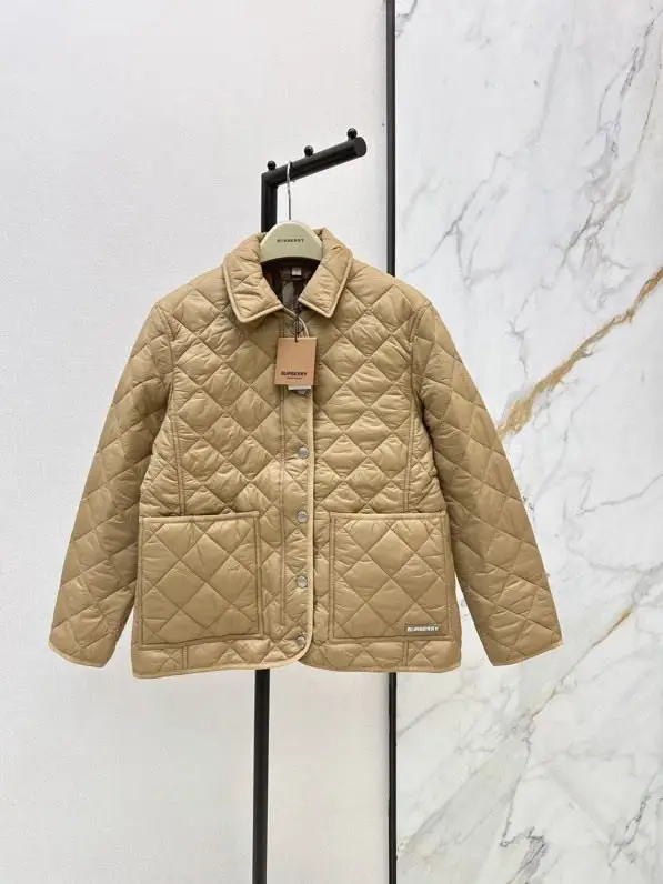 Burberry Куртка женская — Фото 1