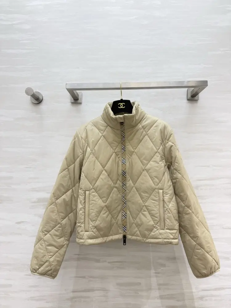 Burberry — Куртка жіноча