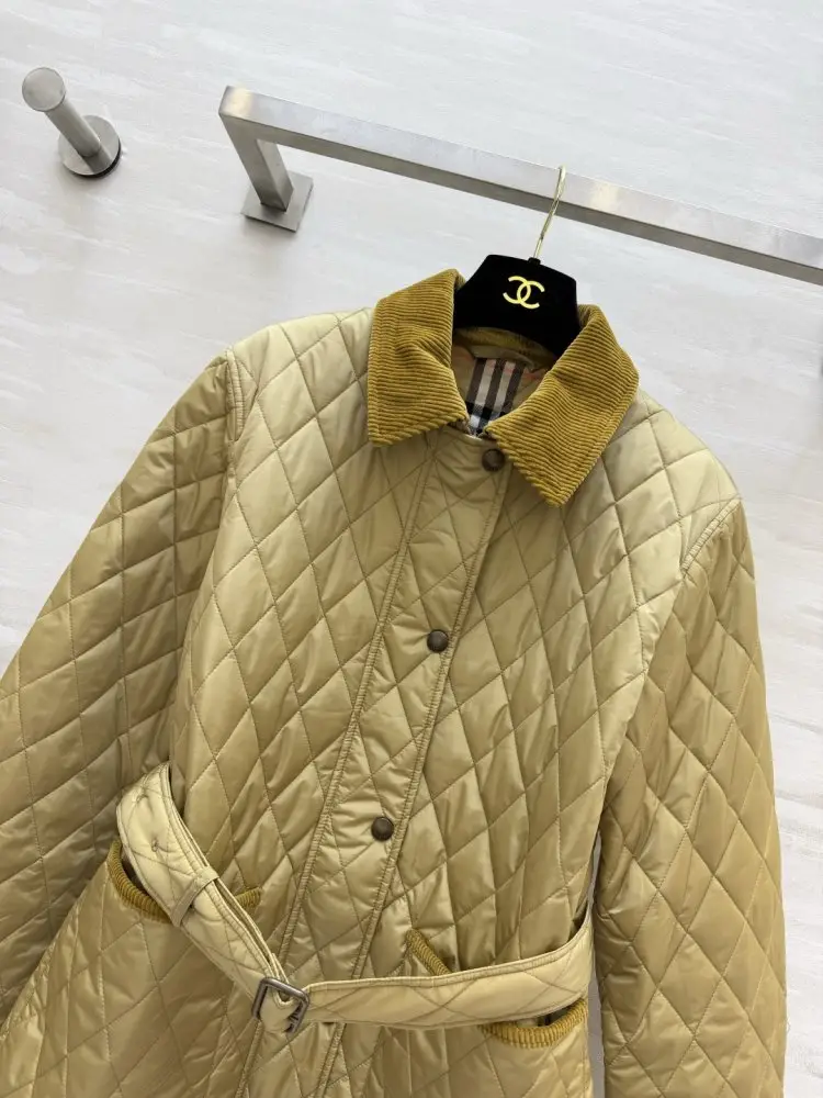 Burberry Куртка женская — Фото 2