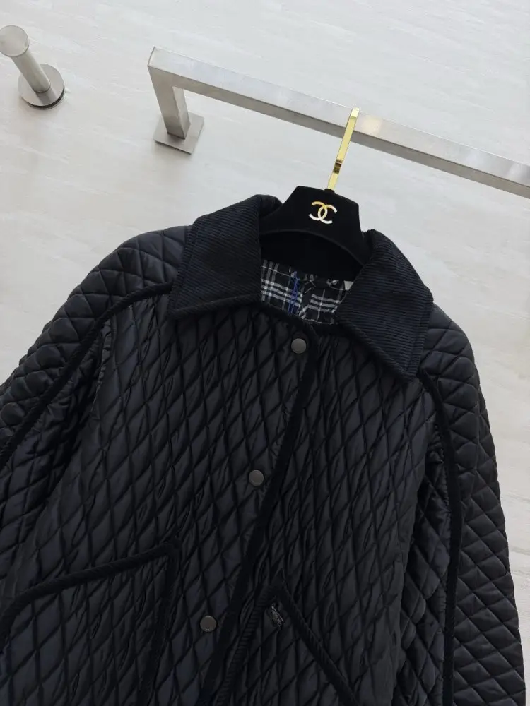 Burberry Куртка женская — Фото 2