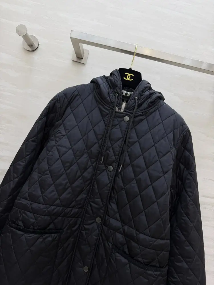 Burberry Куртка женская — Фото 2