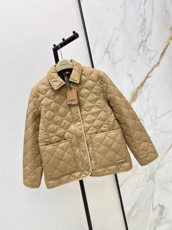 Burberry Куртка женская — Фото 2