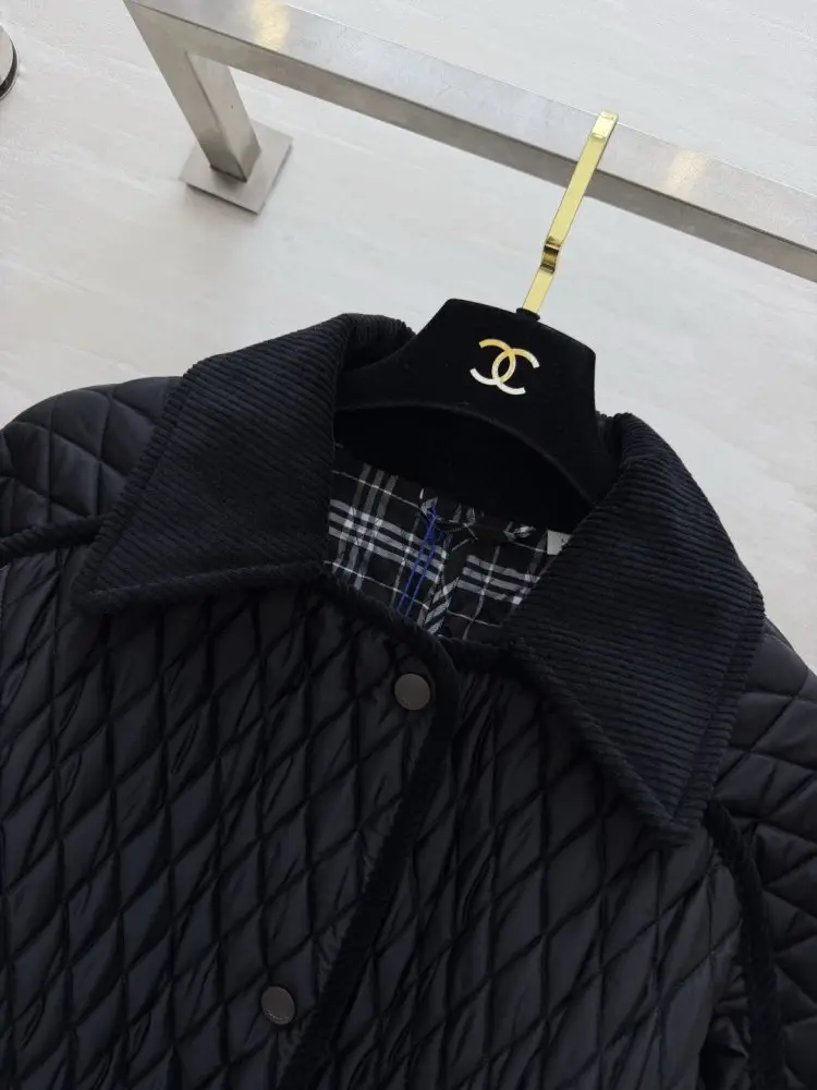 Burberry Куртка женская — Фото 3