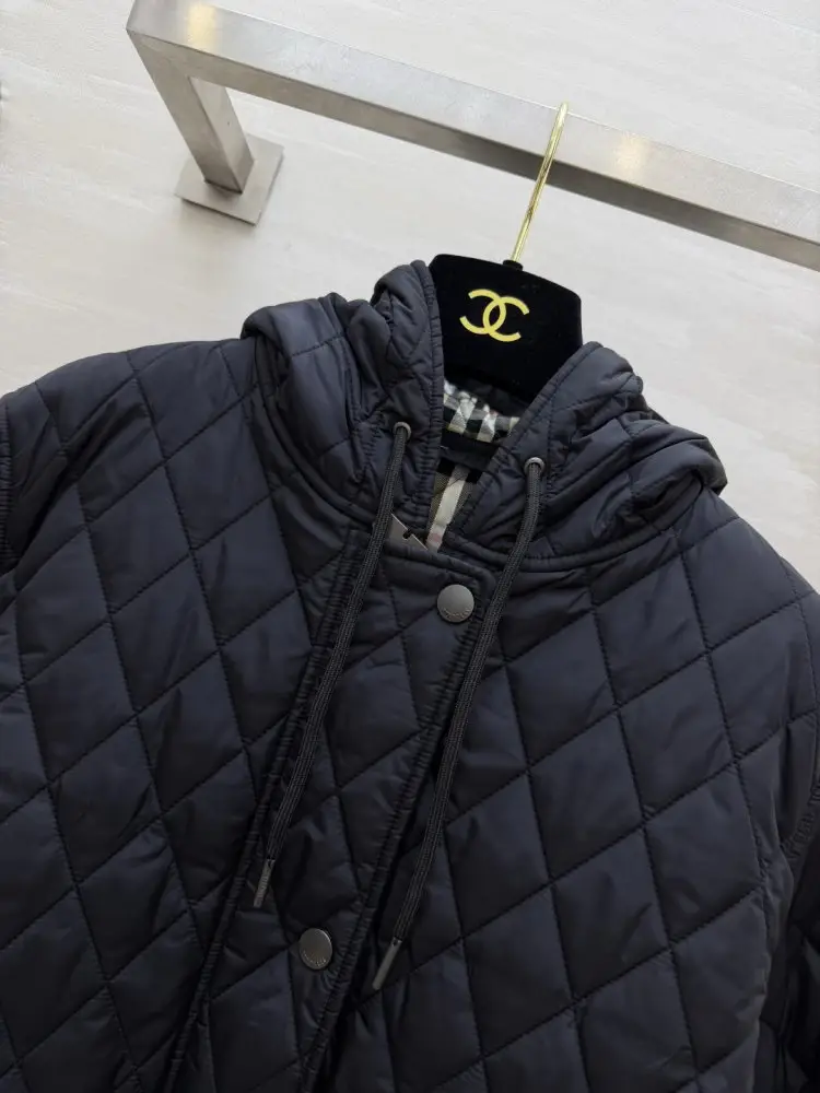 Burberry Куртка женская — Фото 3