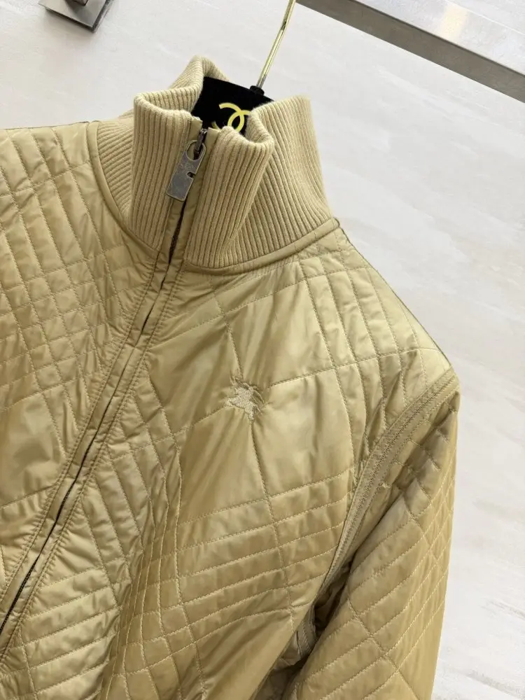 Burberry Куртка жіноча — Фото 3