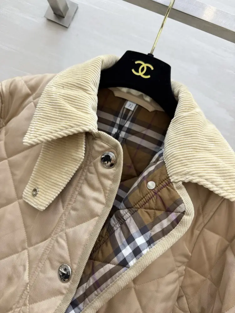 Burberry Куртка женская — Фото 3
