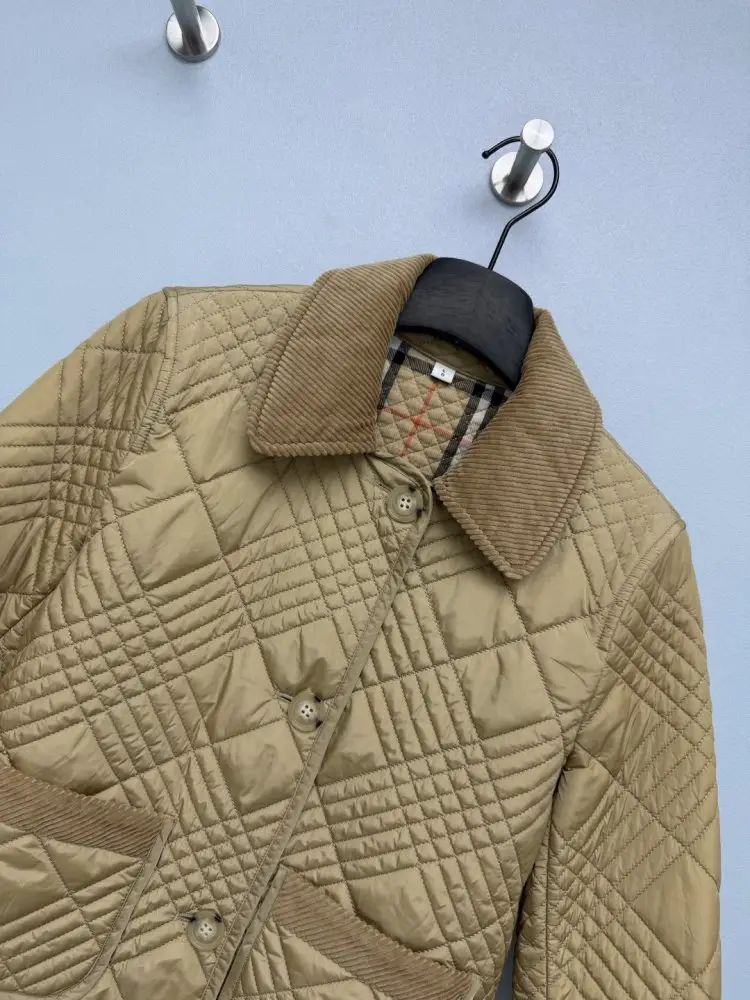 Burberry Куртка женская — Фото 3