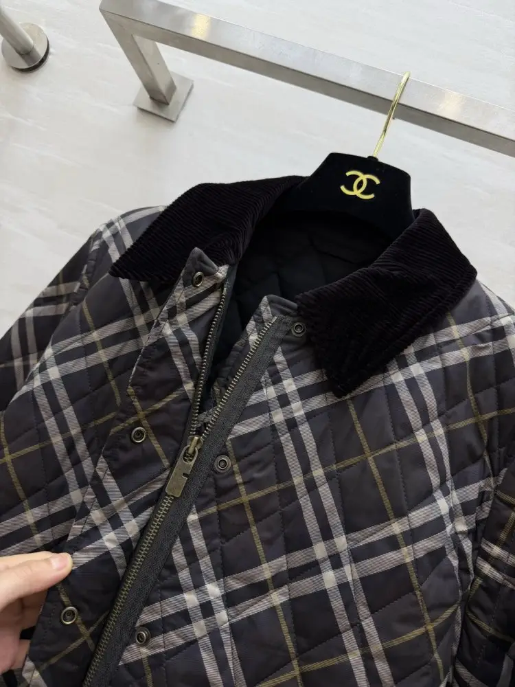 Burberry Куртка жіноча — Фото 4