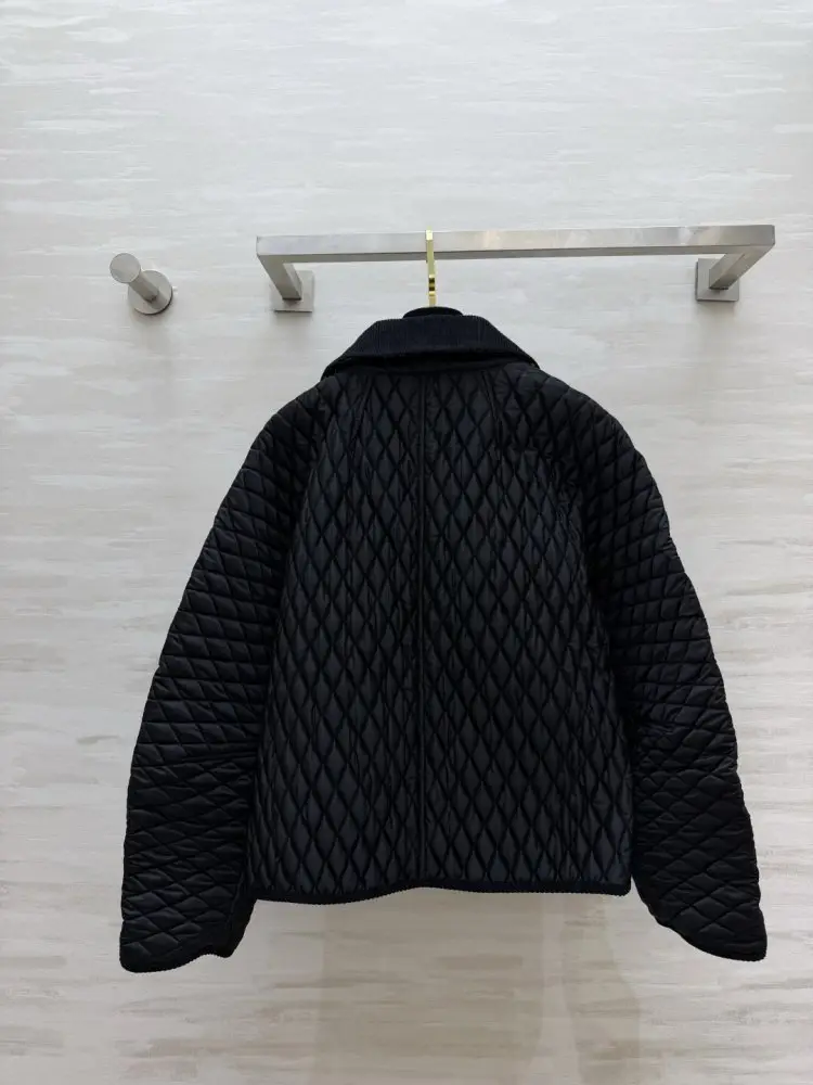 Burberry Куртка женская — Фото 4