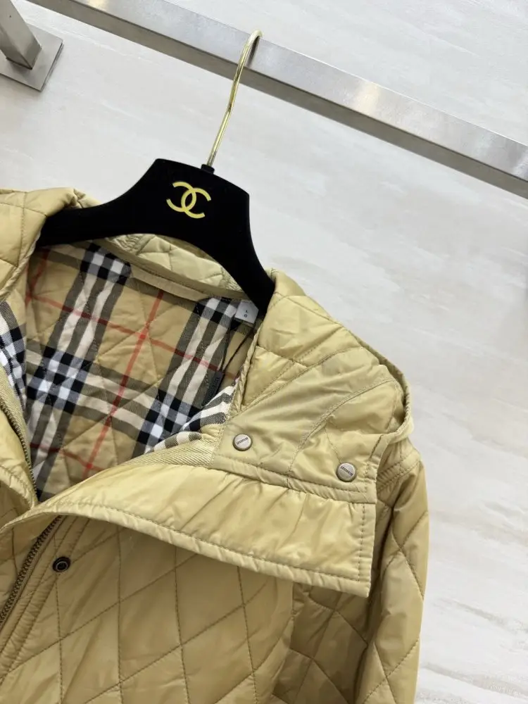 Burberry Куртка жіноча — Фото 4