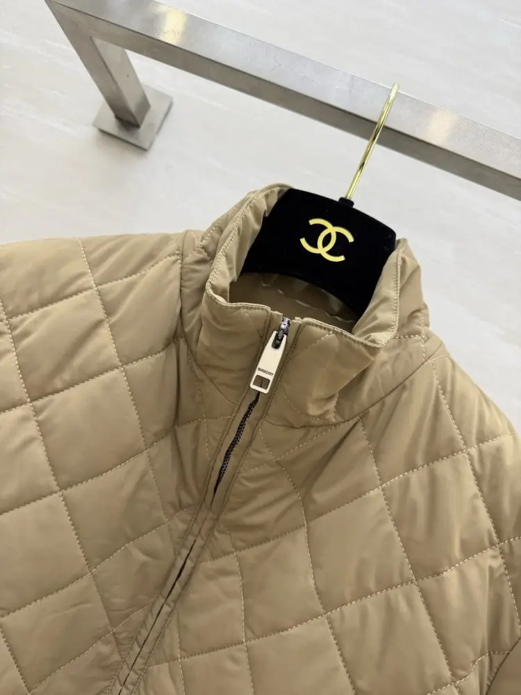 Burberry Куртка женская — Фото 4