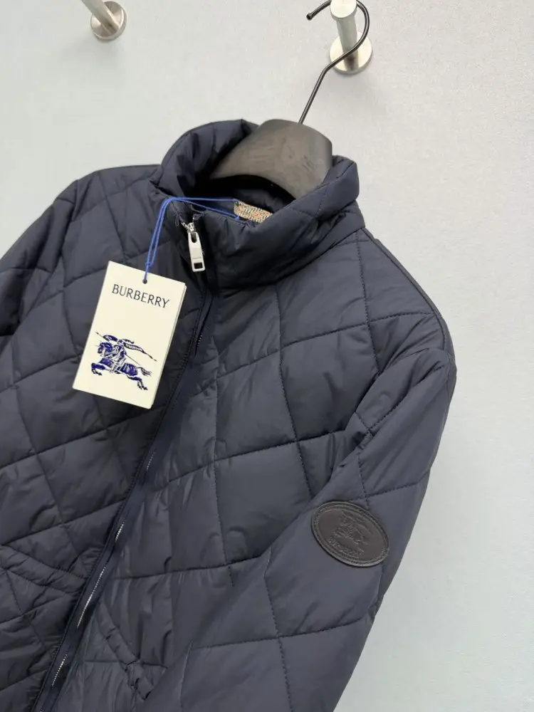 Burberry Куртка женская — Фото 4