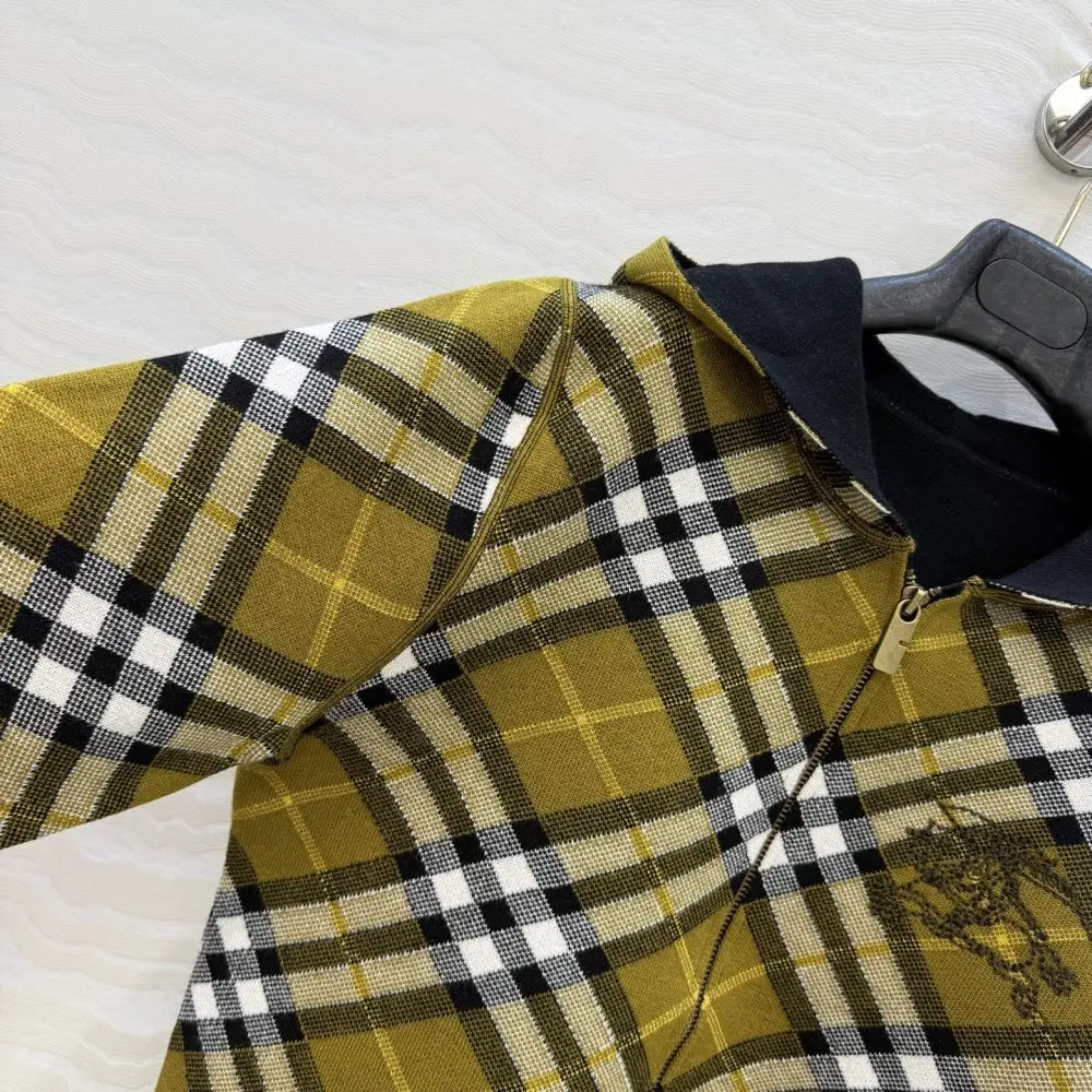 Burberry Куртка женская — Фото 4