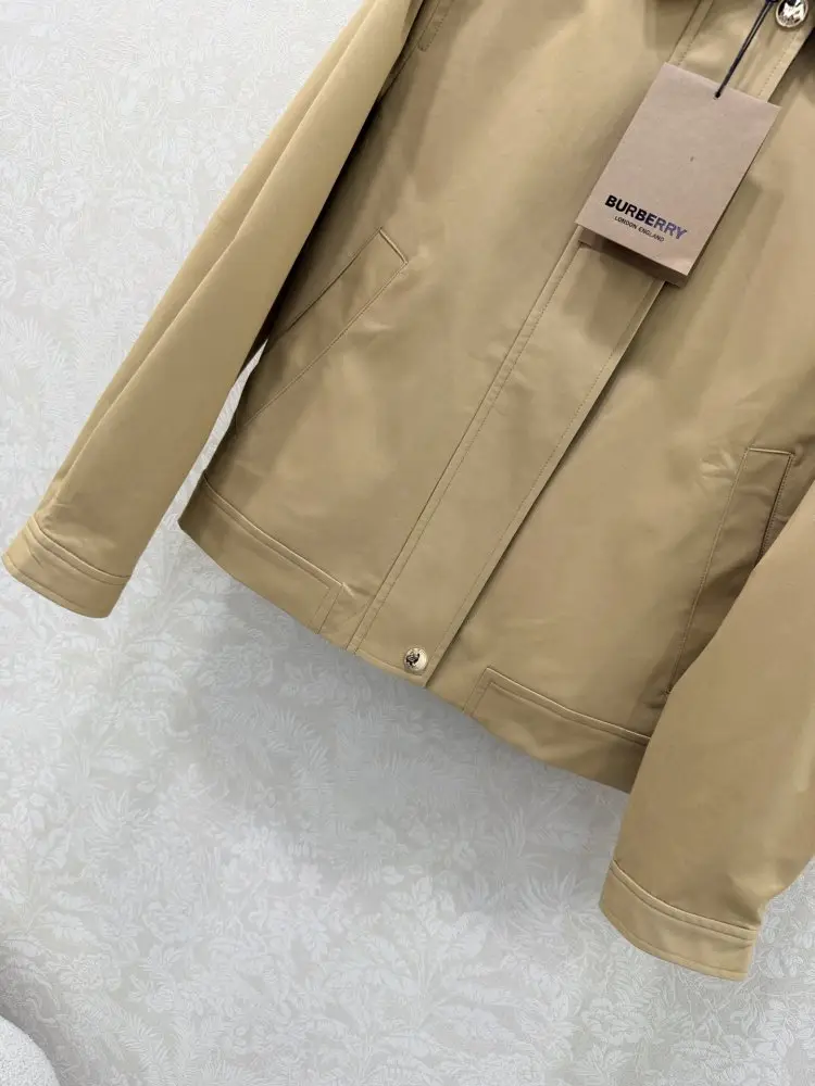 Burberry Куртка женская — Фото 4