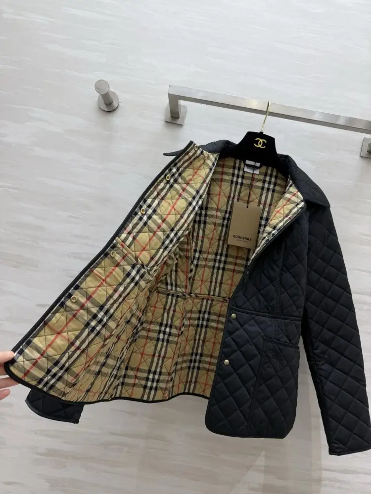 Burberry Куртка жіноча — Фото 4