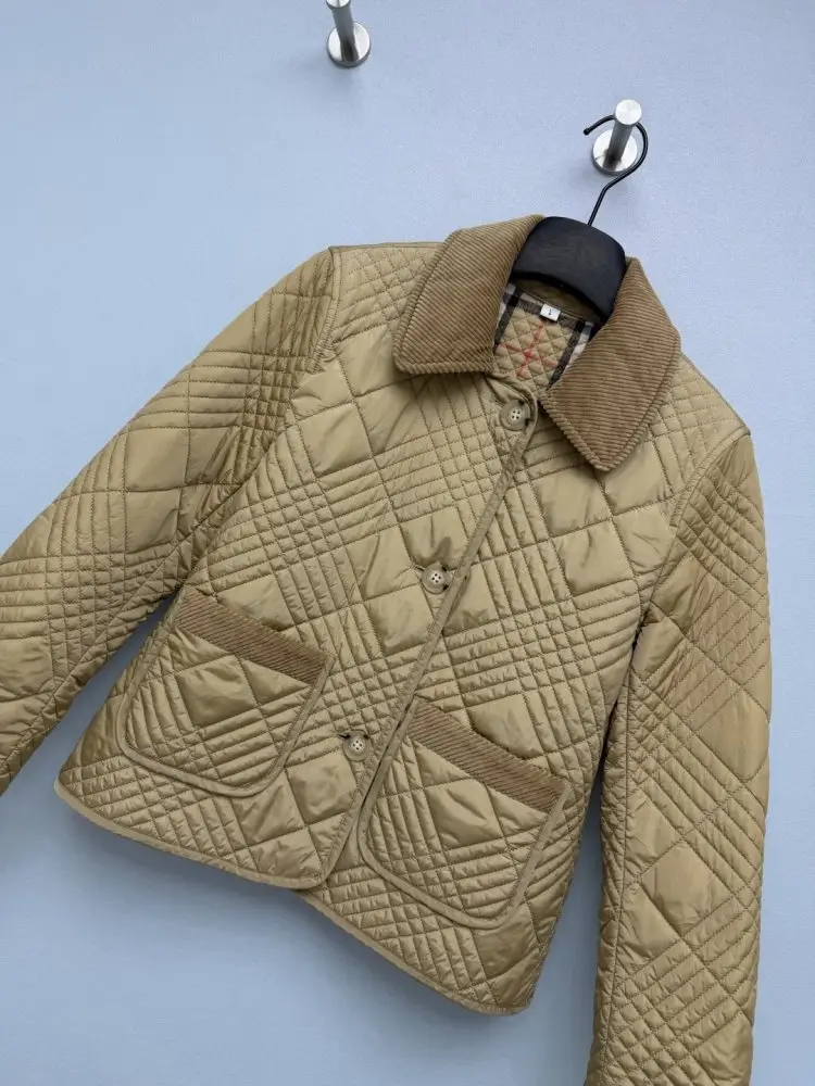Burberry Куртка женская — Фото 4