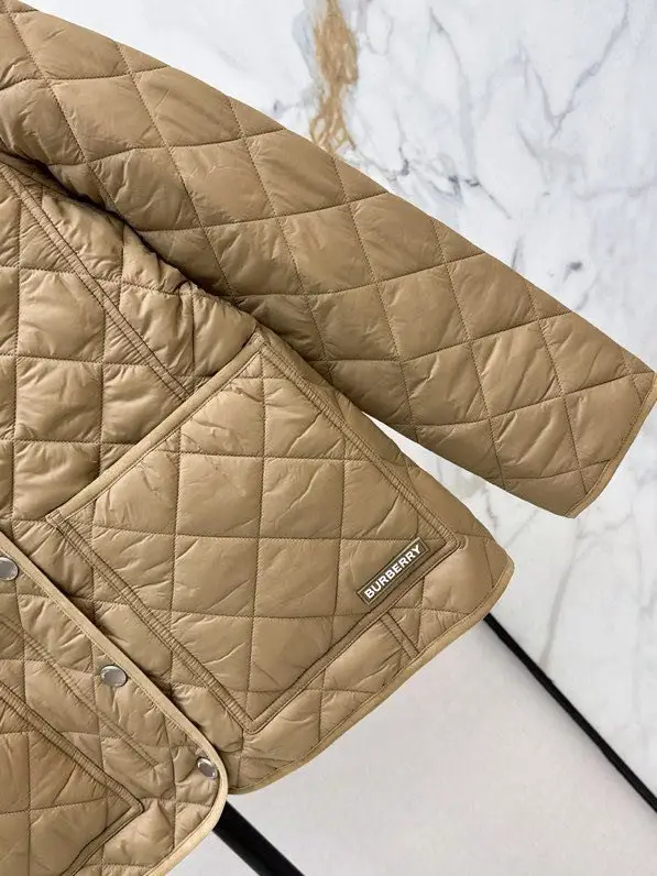 Burberry Куртка женская — Фото 4