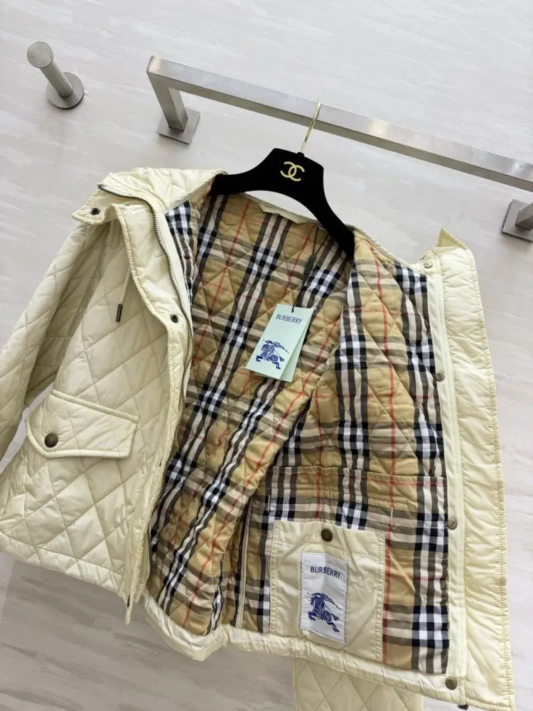 Burberry Куртка жіноча — Фото 5