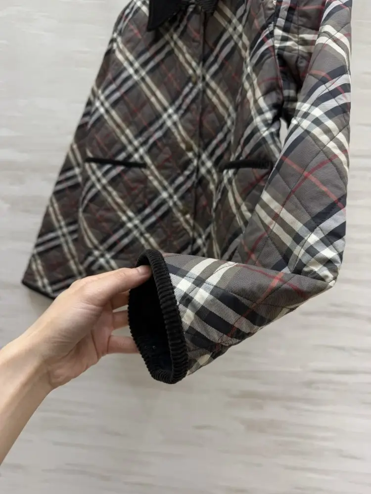 Burberry Куртка женская — Фото 5