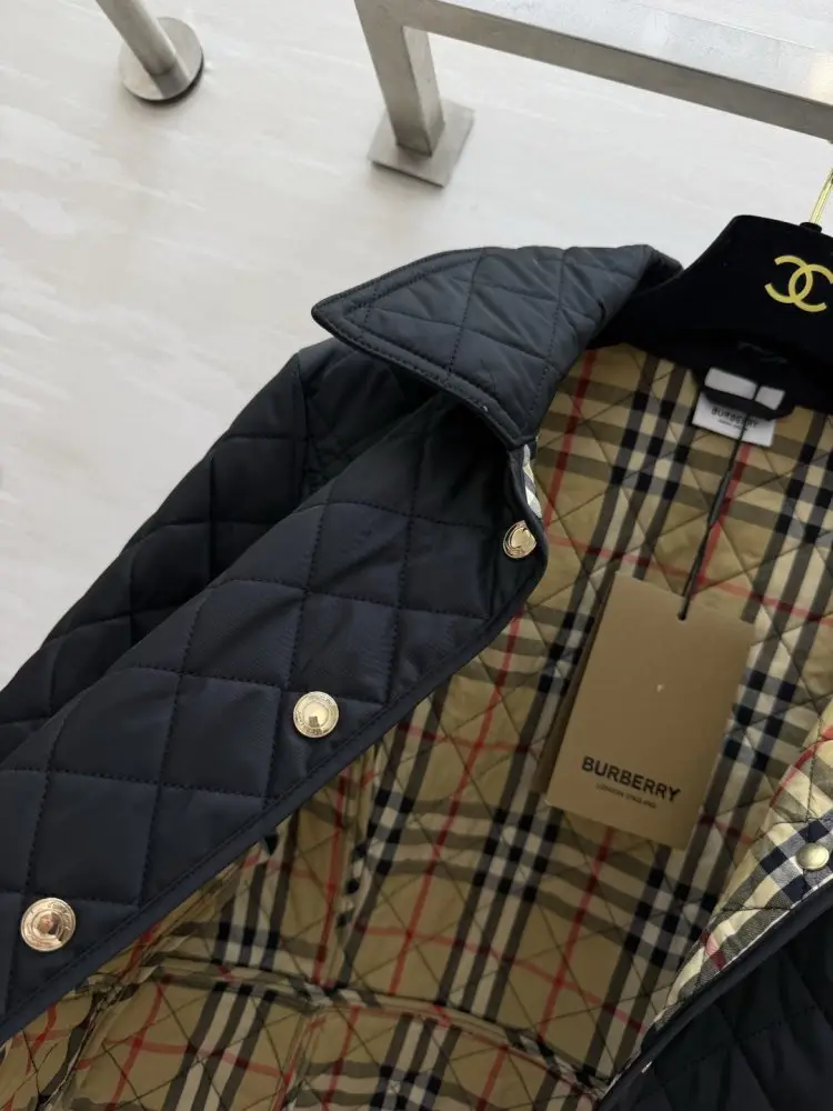 Burberry Куртка жіноча — Фото 5