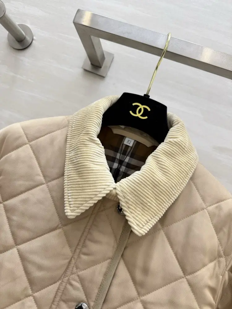Burberry Куртка женская — Фото 5