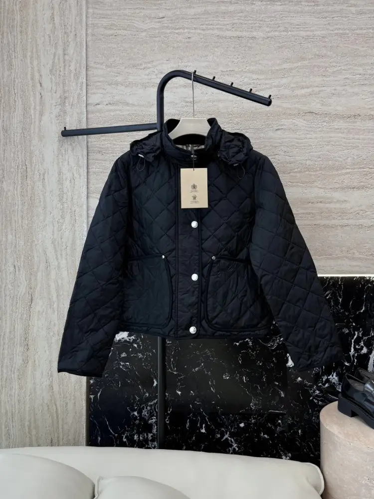 Burberry — Легка куртка на пуху жіноча