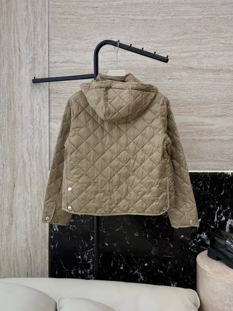 Burberry Light jacket on feathers women's — Photo 2