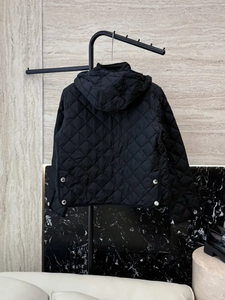Burberry Легка куртка на пуху жіноча — Фото 2
